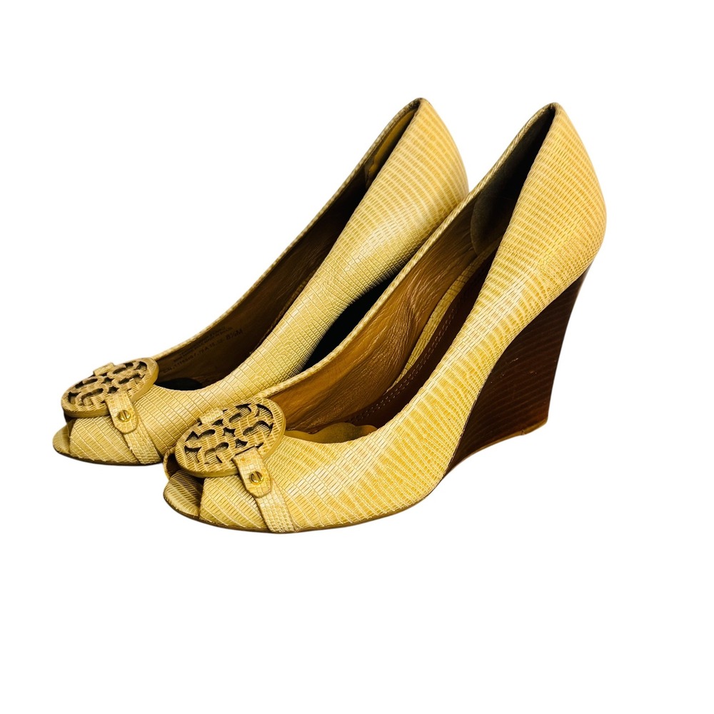 Tory Burch Beige Tan Lizard Embossed Leather Peep Toe Wedge Pumps Logo 8.5M - Picture 1 of 8